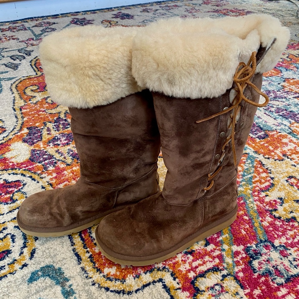 UGG Lace Up Boots - W9